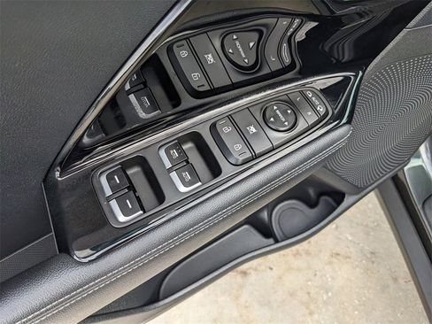 Certified 2022 Kia Niro EX image 21