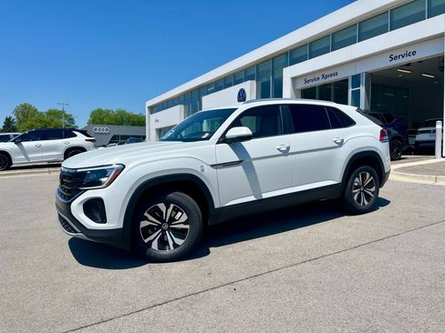 New 2026 Volkswagen Atlas Cross Sport SE FWD image 1