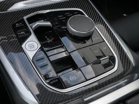 Certified 2025 BMW X7 M60i AWD/4WD image 24