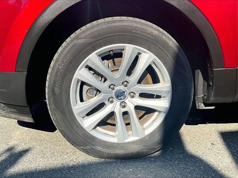 Used 2019 Ford Explorer XLT w/ Equipment Group 202A AWD/4WD image 9