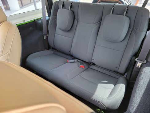 Used 2019 Jeep Wrangler Rubicon AWD/4WD image 14