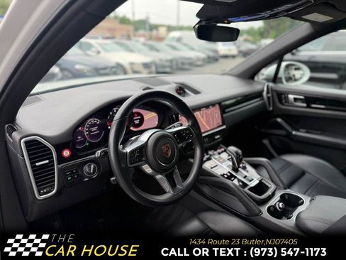Used 2021 Porsche Cayenne AWD/4WD image 15
