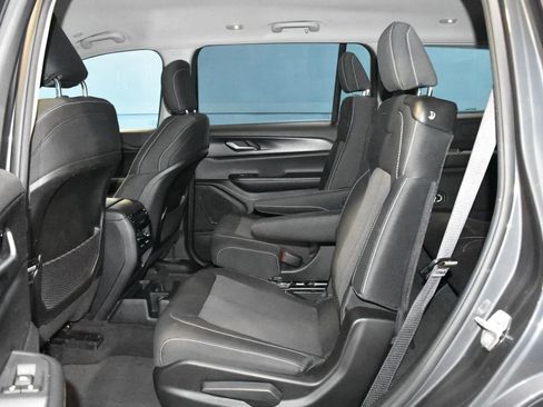 Used 2023 Jeep Grand Cherokee L Laredo image 18