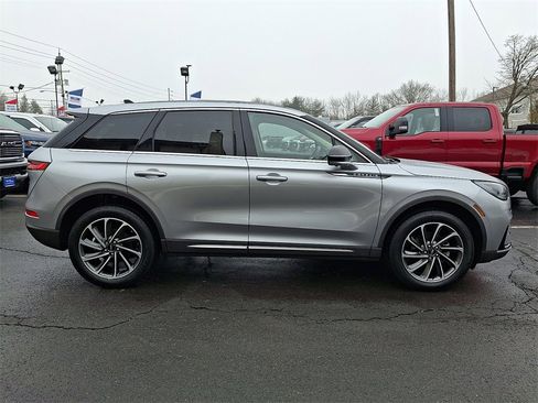 Used 2023 Lincoln Corsair AWD w/ Equipment Group 101A image 8