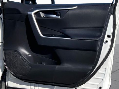 Certified 2025 Toyota RAV4 XLE FWD image 22