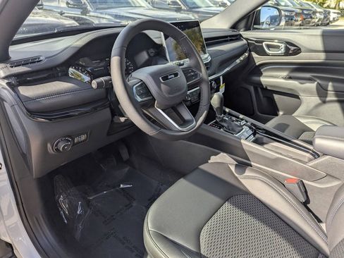 New 2026 Jeep Compass Latitude image 13