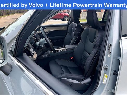 Certified 2025 Volvo XC90 B6 Plus image 32