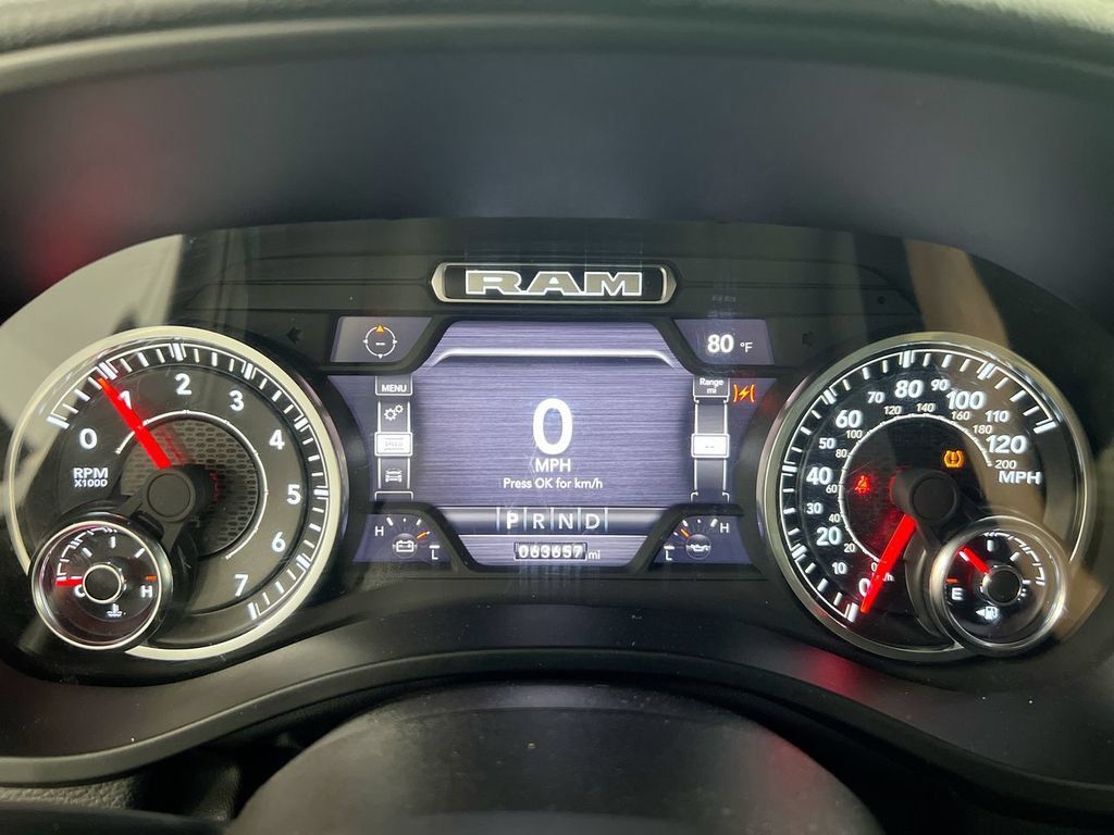Used 2024 RAM 1500 Laramie AWD/4WD image 12