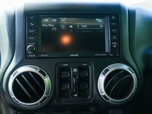 Used 2016 Jeep Wrangler Unlimited Rubicon image 36