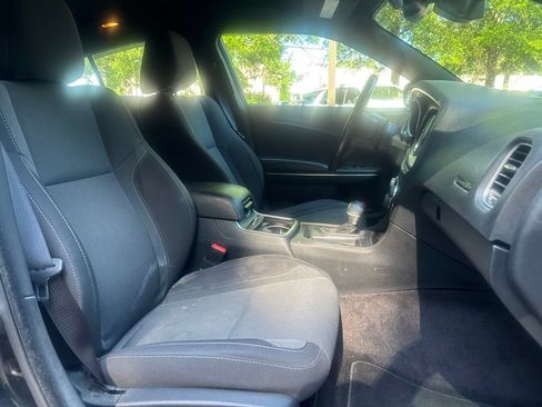 Used 2016 Dodge Charger SXT RWD image 31
