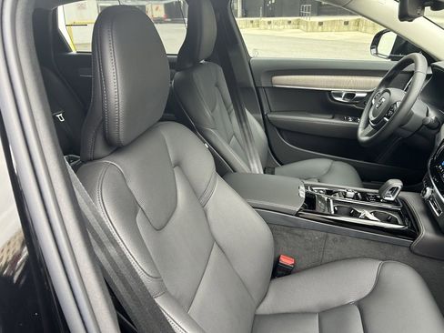 Certified 2025 Volvo S90 T8 Plus image 23