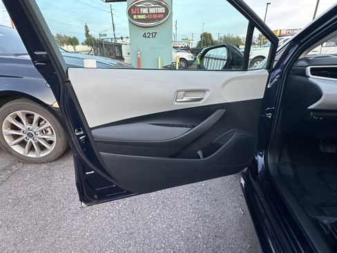 Used 2021 Toyota Corolla LE w/ LE Convenience Package FWD image 8