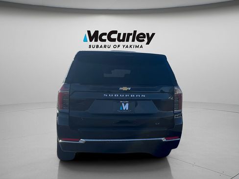 Used 2025 Chevrolet Suburban LT AWD/4WD image 5