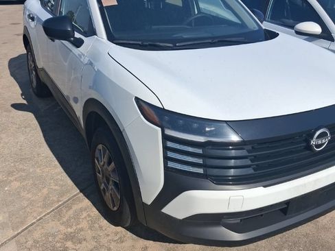Used 2025 Nissan Kicks S FWD image 3