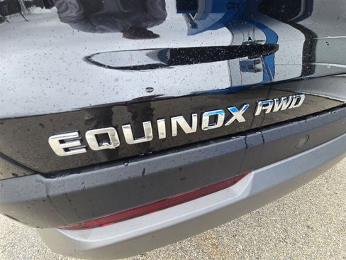 New 2025 Chevrolet Equinox LT w/ Convenience Package II image 30