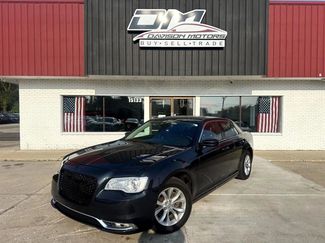 Used 2015 Chrysler 300 Limited image 1
