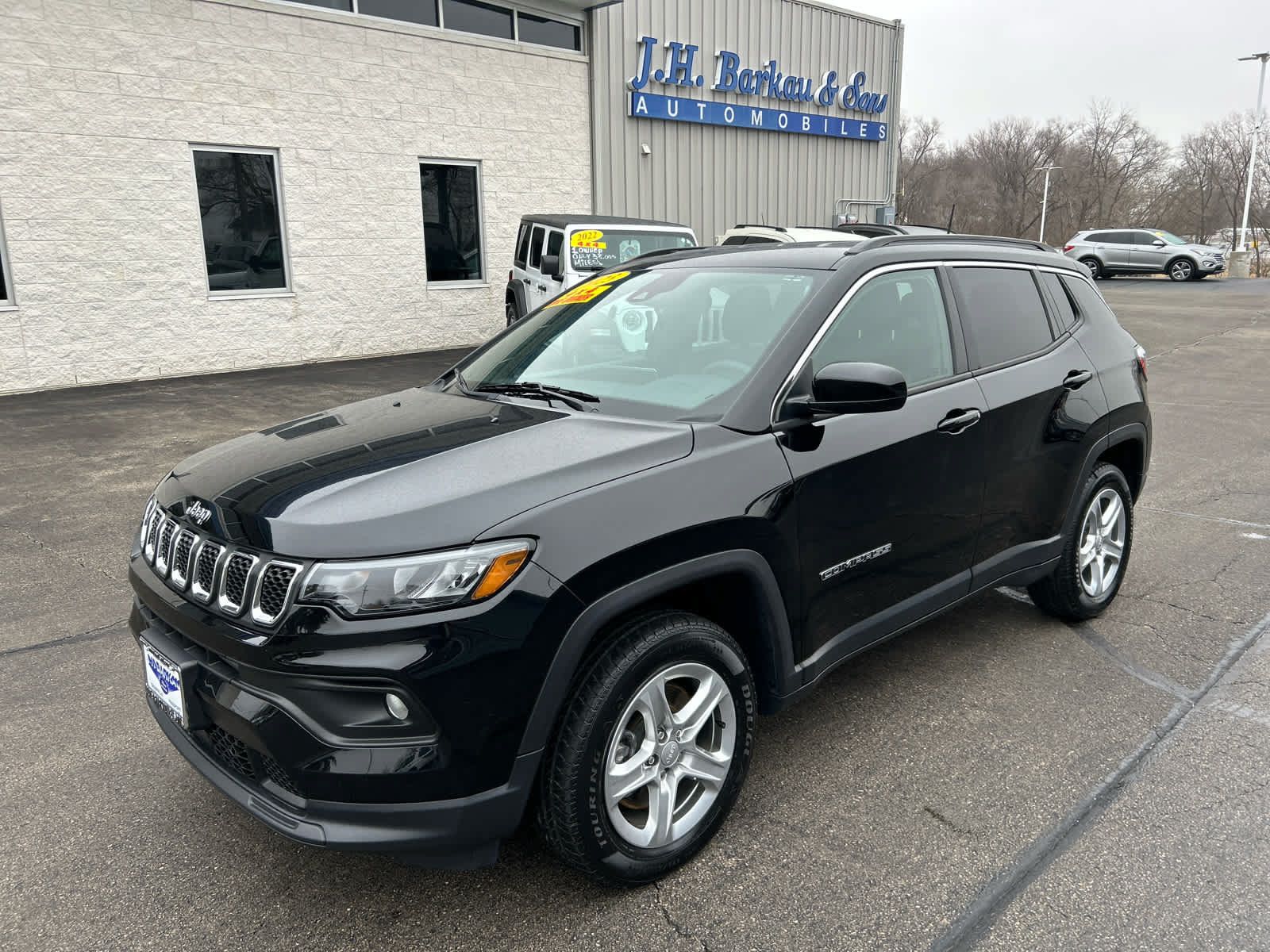 Used 2023 Jeep Compass Latitude w/ Convenience Group AWD/4WD image 7