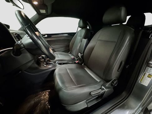 Used 2013 Volkswagen Beetle 2.0T image 23