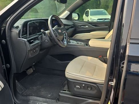 Used 2022 Cadillac Escalade Sport w/ LPO, ONYX Package AWD/4WD image 5