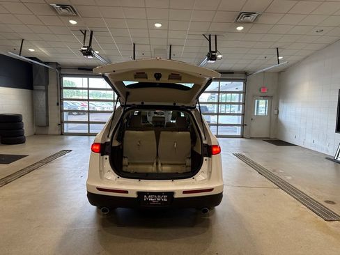 Used 2018 Lincoln MKT AWD w/ Technology Package image 17