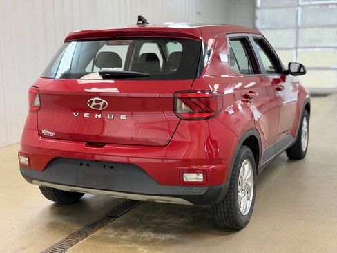 Used 2022 Hyundai Venue SE w/ Cargo Package FWD image 5