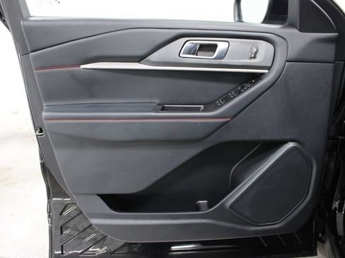 Used 2025 Ford Explorer ST-Line AWD/4WD image 16