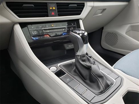 New 2026 Volkswagen Jetta SE image 11