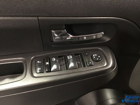 Used 2011 Jeep Liberty Sport image 19