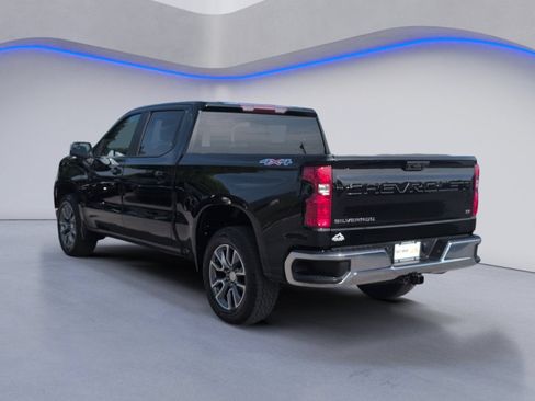 Used 2024 Chevrolet Silverado 1500 LT AWD/4WD image 3