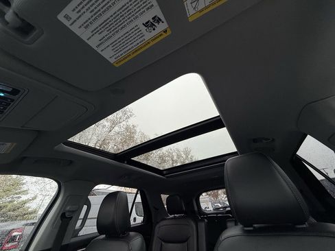 Used 2021 Ford Explorer XLT w/ Equipment Group 202A image 40