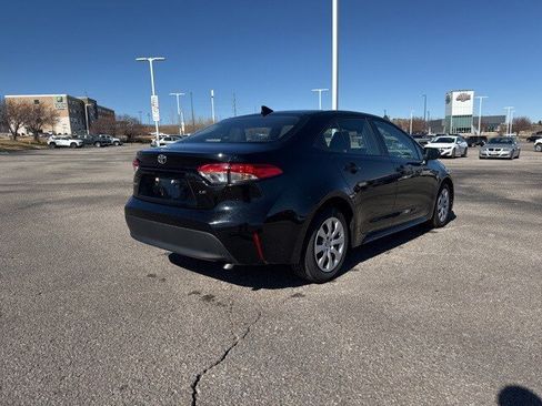 Used 2025 Toyota Corolla LE image 7