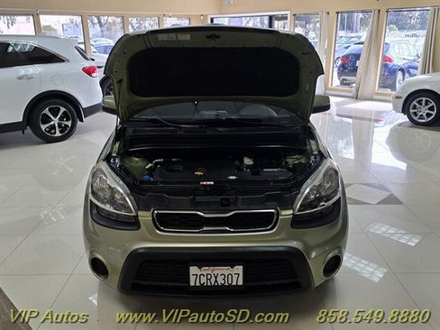 Used 2013 Kia Soul + FWD image 10