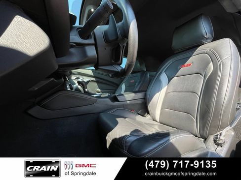 Used 2018 Chevrolet Camaro SS RWD image 23