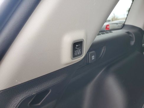 Used 2023 Jeep Grand Cherokee Limited AWD/4WD image 8