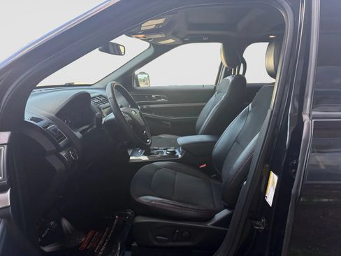 Used 2019 Ford Explorer XLT w/ Equipment Group 202A AWD/4WD image 12