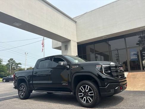 Used 2024 GMC Sierra 1500 AT4 w/ AT4 Premium Package AWD/4WD image 1