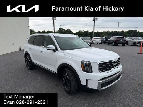 Used 2025 Kia Telluride S AWD/4WD image 3