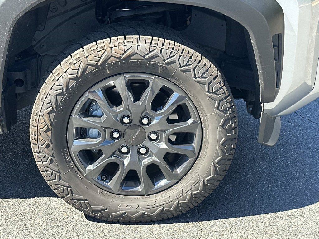 Used 2025 Toyota 4Runner SR5 RWD image 9