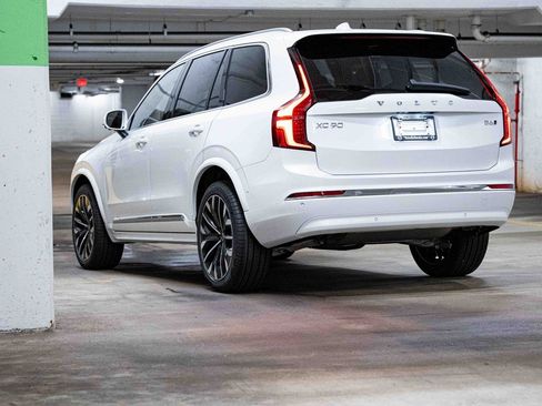 New 2026 Volvo XC90 B6 Plus w/ Protection Package Premier image 6