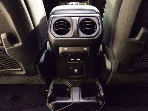 Used 2018 Jeep Wrangler Unlimited Rubicon w/ Dual Top Group image 29