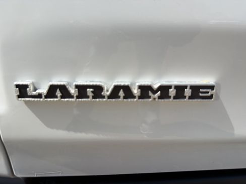 Used 2020 RAM 1500 Laramie AWD/4WD image 18