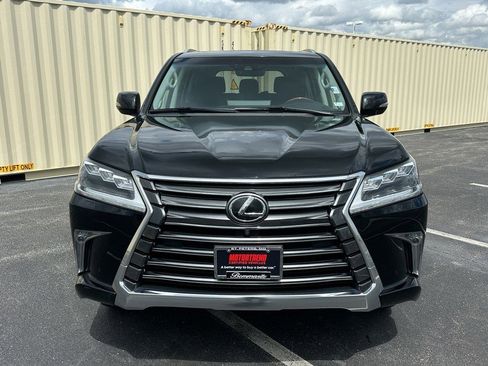 Used 2019 Lexus LX 570 4WD w/ Luxury Package image 2