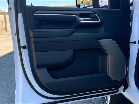 Used 2024 Chevrolet Silverado 3500 High Country w/ High Country Premium Package image 21