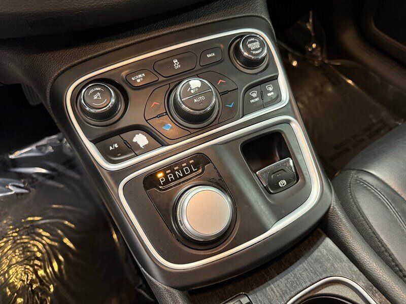 Used 2015 Chrysler 200 C FWD image 23