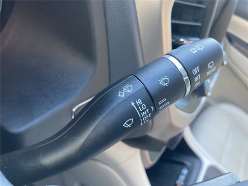 Used 2023 GMC Acadia Denali w/ Denali Ultimate Package image 23