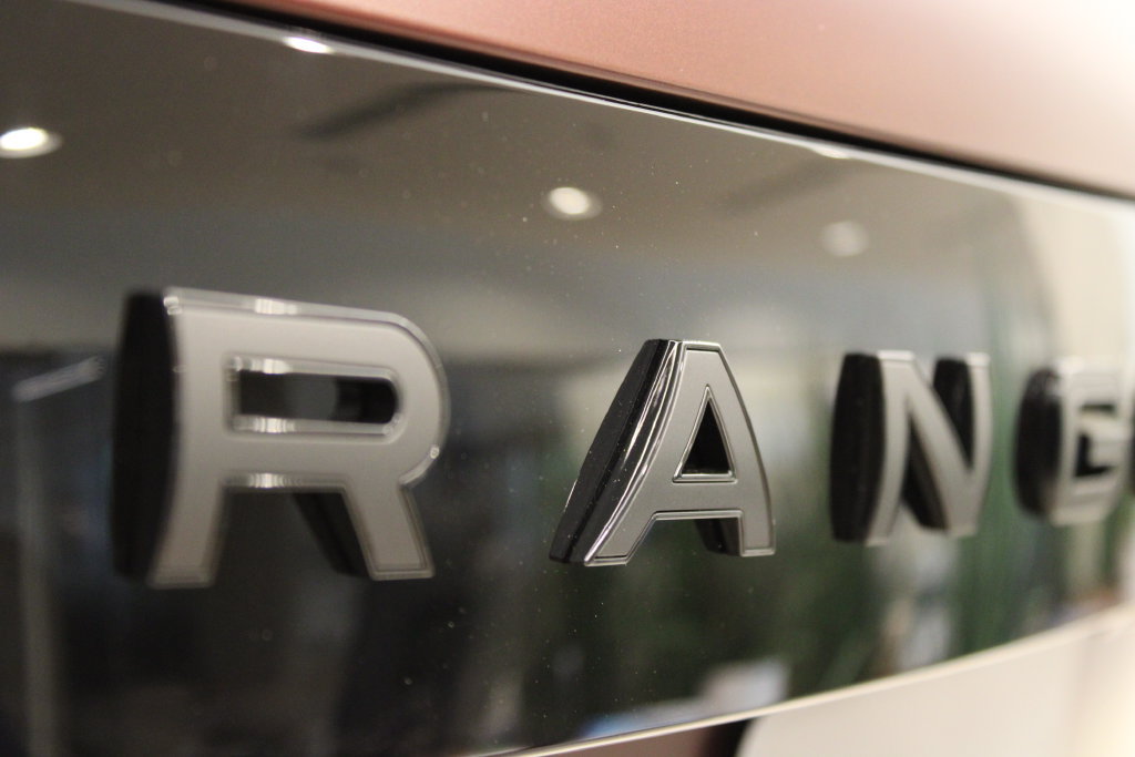 New 2026 Land Rover Range Rover SV AWD/4WD image 24