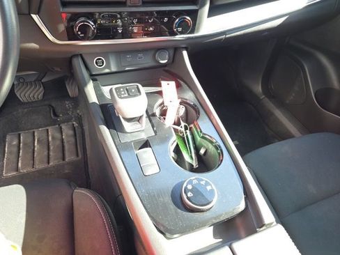 Used 2023 Nissan Rogue S image 18