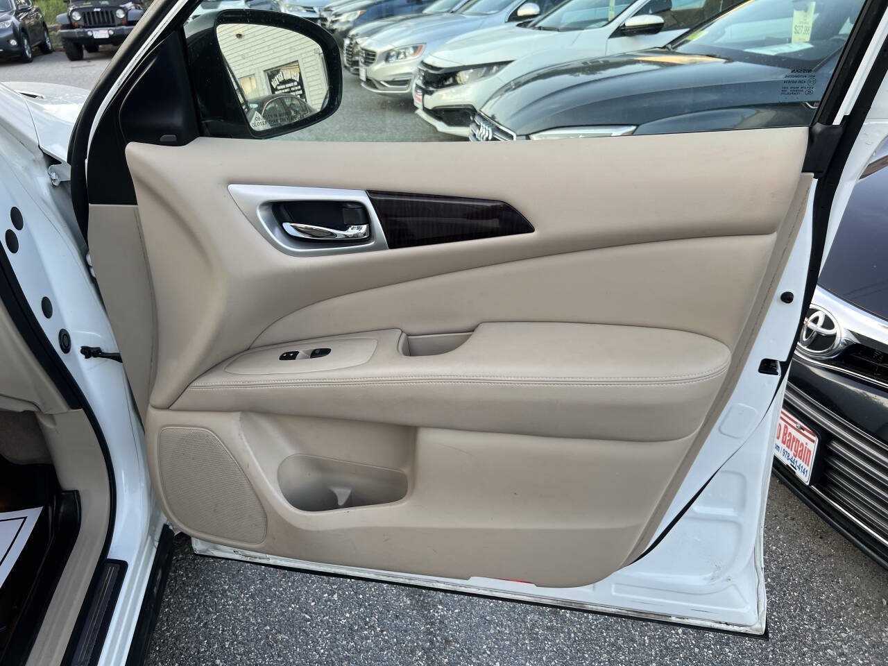 Used 2015 Nissan Pathfinder Platinum AWD/4WD image 11