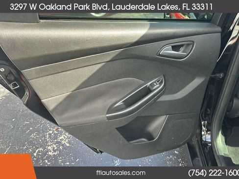 Used 2018 Ford Focus ST image 29