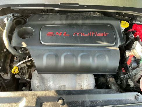 Used 2020 Jeep Compass Latitude w/ Cold Weather Group AWD/4WD image 9